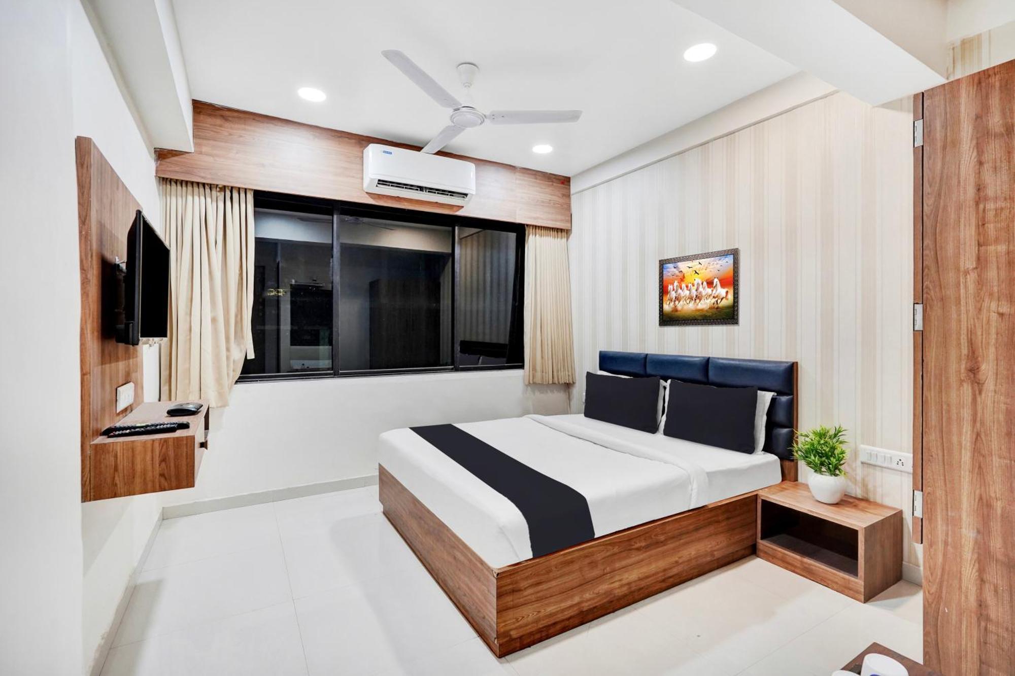 Super Collection O Kudasan Gandhinagar Formerly Hotel Royal Mansion 외부 사진
