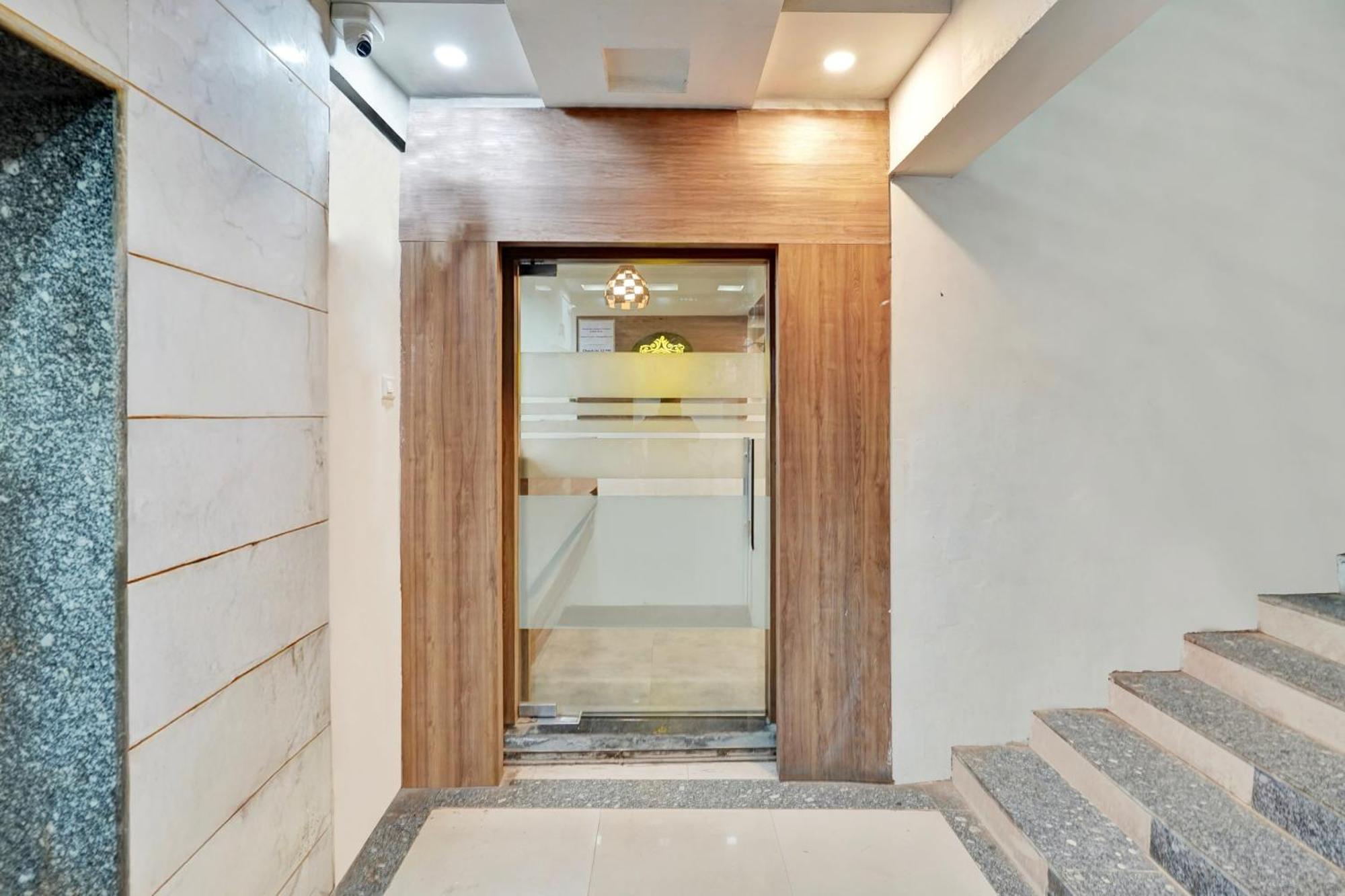 Super Collection O Kudasan Gandhinagar Formerly Hotel Royal Mansion 외부 사진