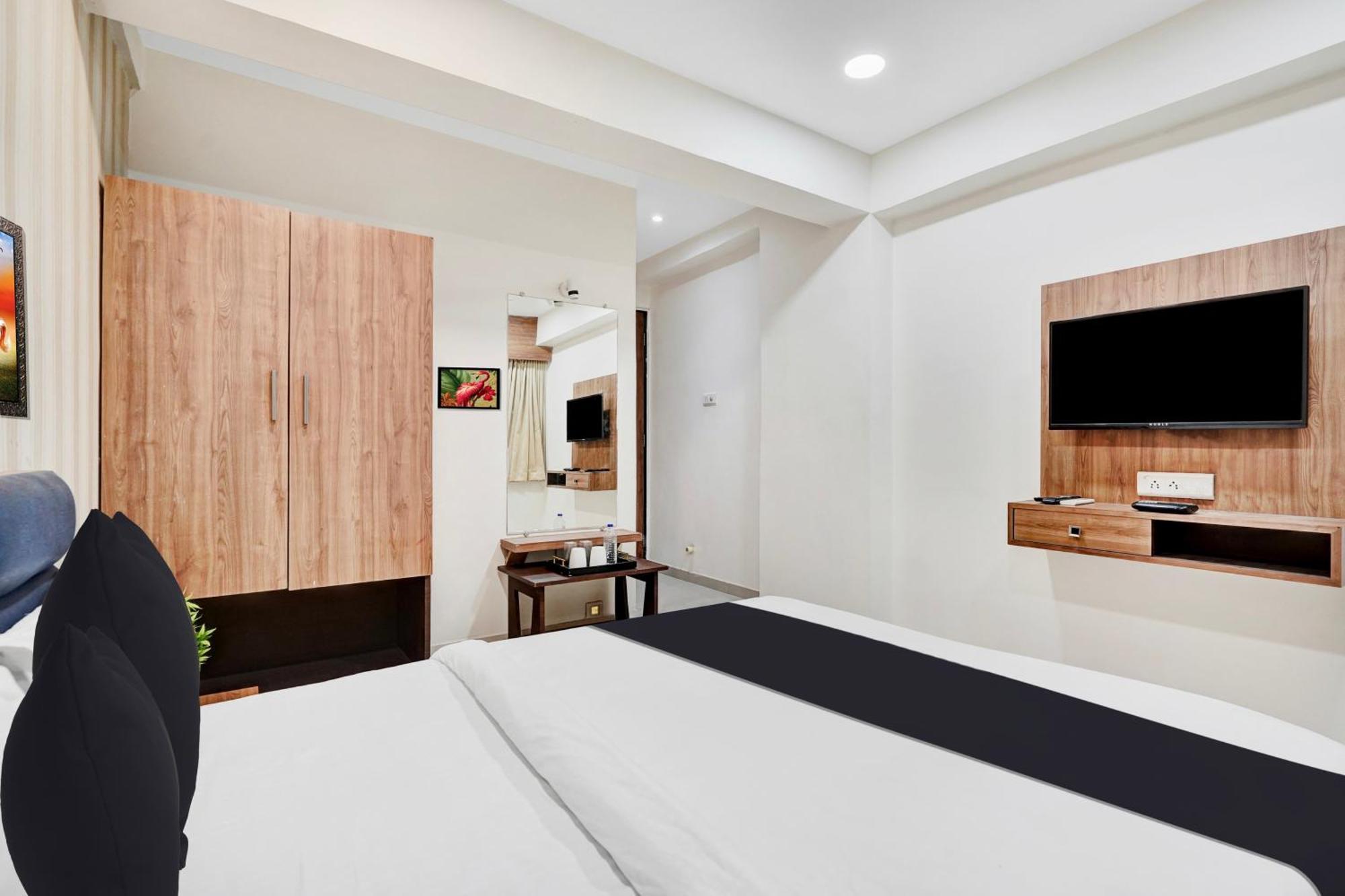 Super Collection O Kudasan Gandhinagar Formerly Hotel Royal Mansion 외부 사진