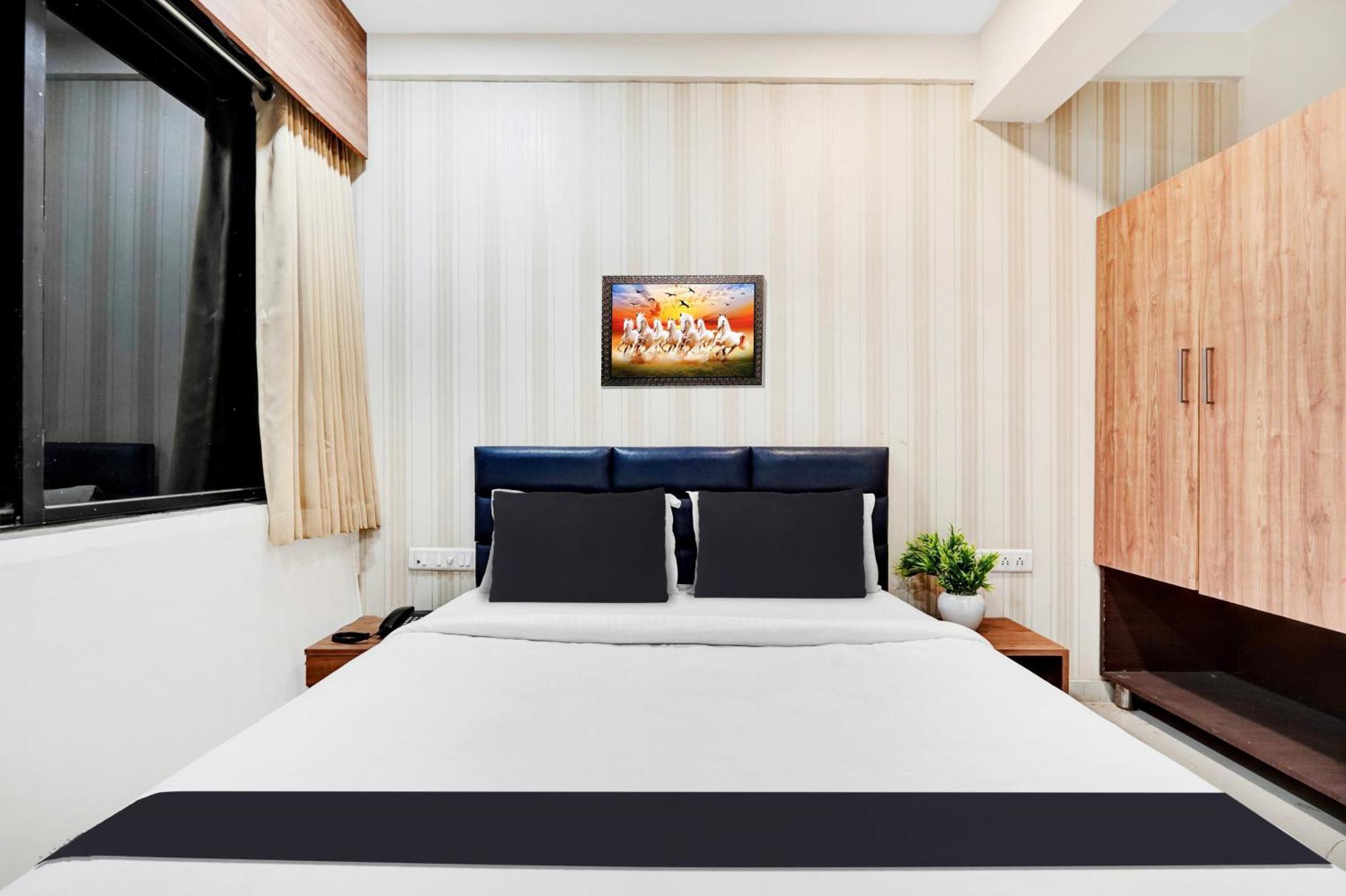 Super Collection O Kudasan Gandhinagar Formerly Hotel Royal Mansion 외부 사진